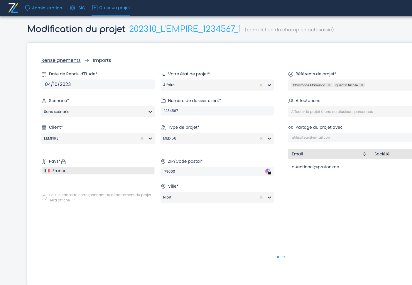 Facilitez la collaboration entre le bureau et le terrain grâce au partage de projets en temps réel. Gérez les rôles et permissions, et collaborez facilement avec vos partenaires externes.